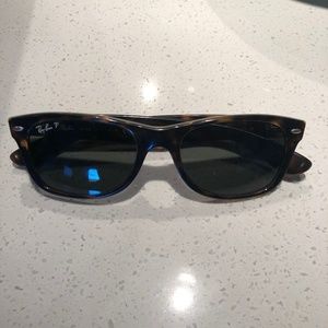 Rayban Wayfarer polarized tortoiseshell sunglasses